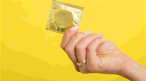 Blowjob ohne Kondomschlucken gegen Aufpreis Begleiten Boom